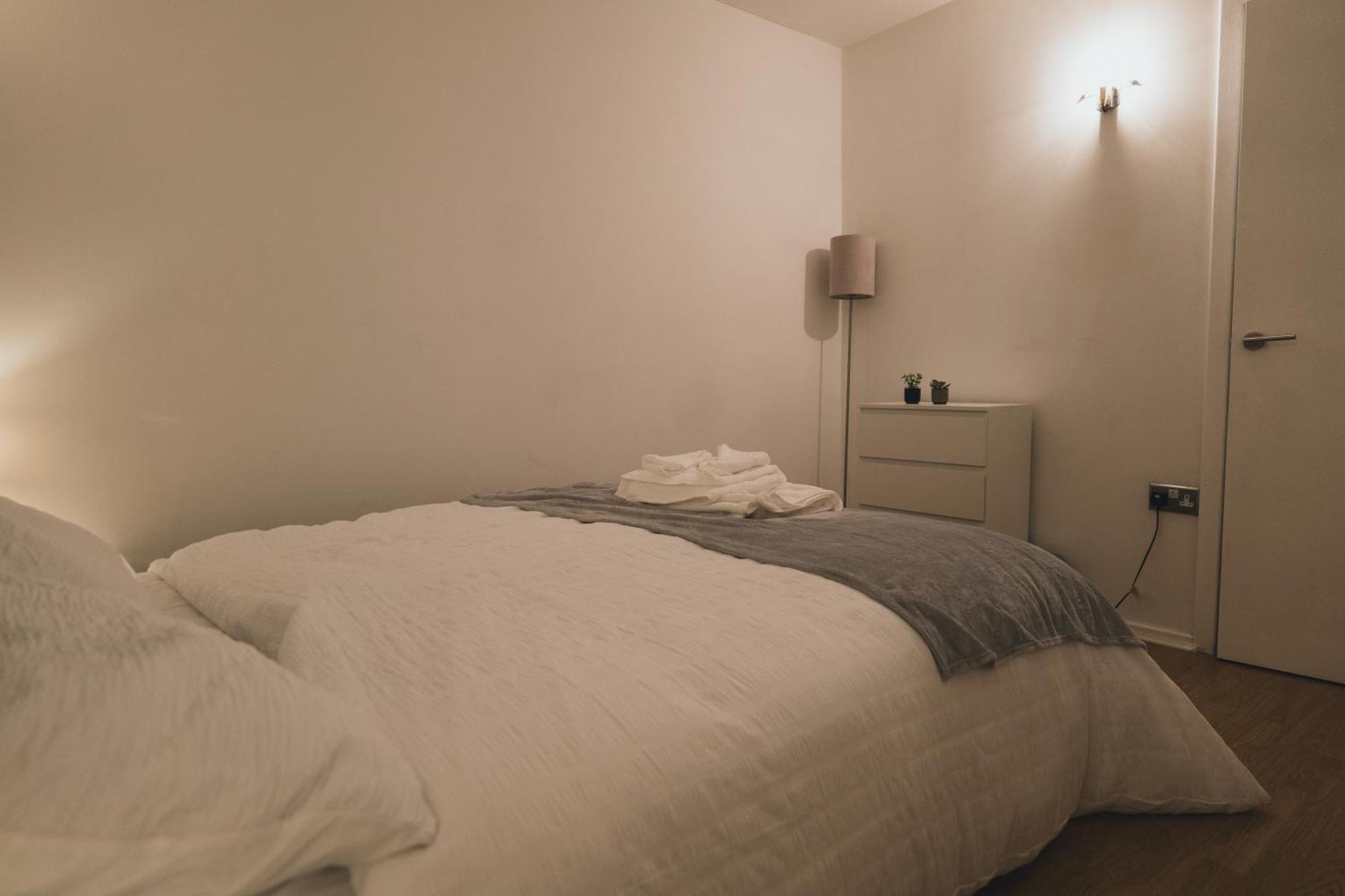 Luxury 2 Bedroom Penthouse With Thrilling Waterfront And Views, Canary Wharf Appartamento