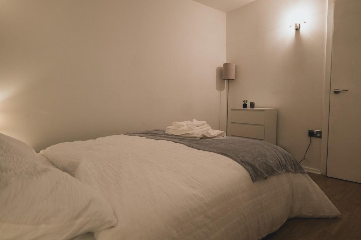 Luxury 2 Bedroom Penthouse With Thrilling Waterfront And Views, Canary Wharf Appartamento