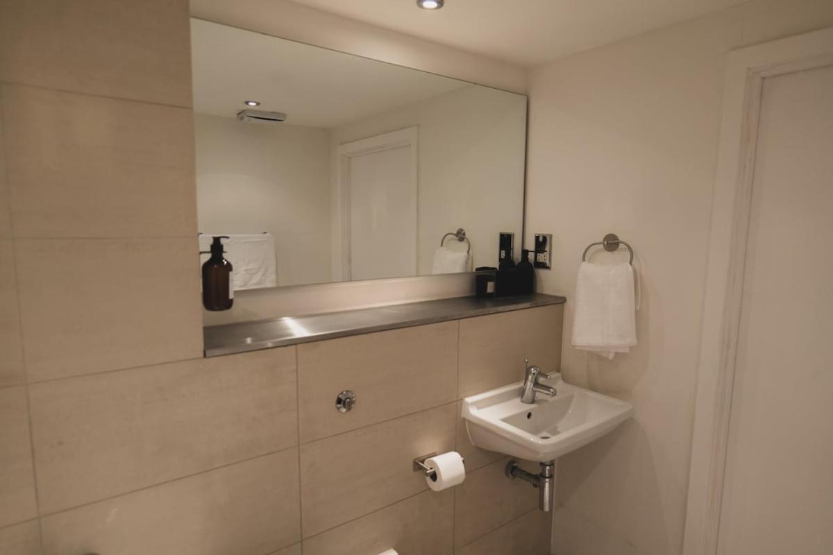 Luxury 2 Bedroom Penthouse With Thrilling Waterfront And Views, Canary Wharf Appartamento Londra