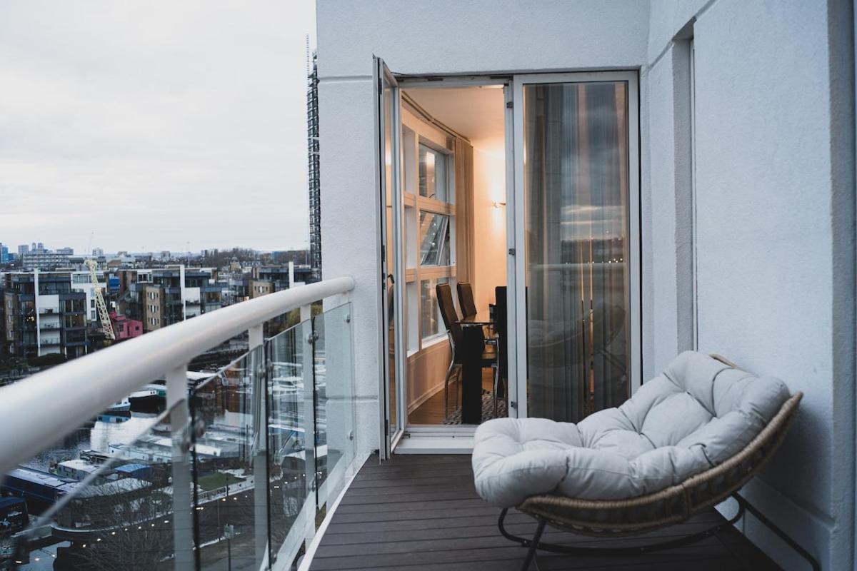 Luxury 2 Bedroom Penthouse With Thrilling Waterfront And Views, Canary Wharf * Londra