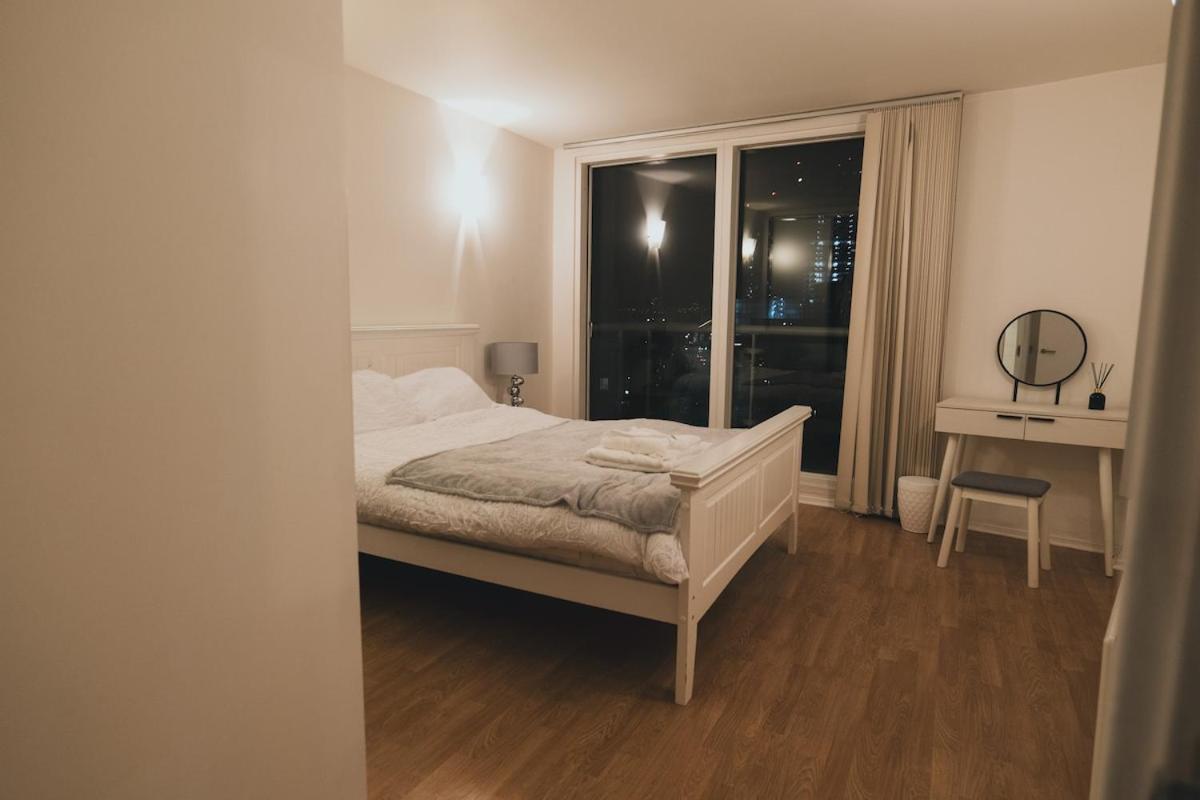 Luxury 2 Bedroom Penthouse With Thrilling Waterfront And Views, Canary Wharf Appartamento Londra